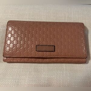 Pre Owned Gucci Embossed Leather Wallet